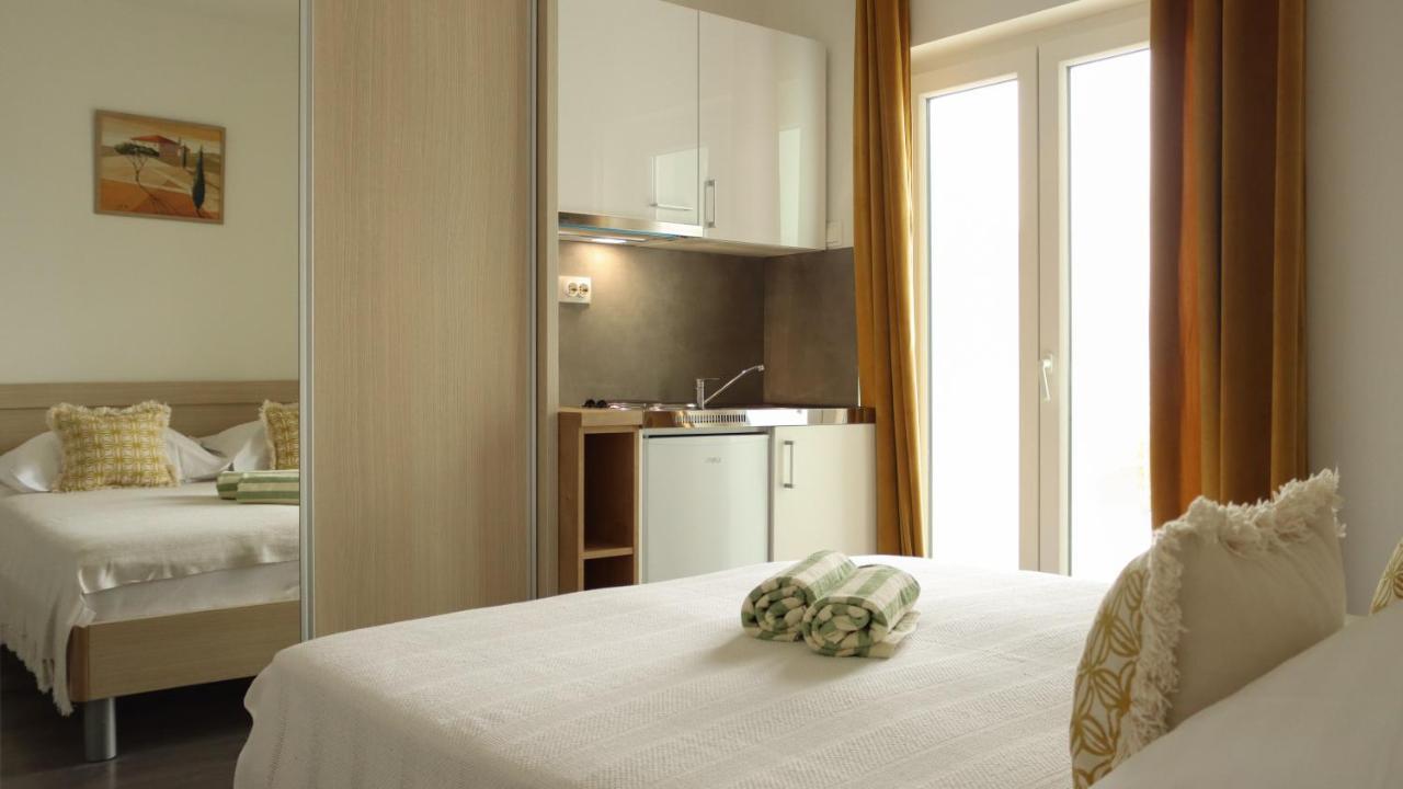 Apartments Emilija Brela Zewnętrze zdjęcie