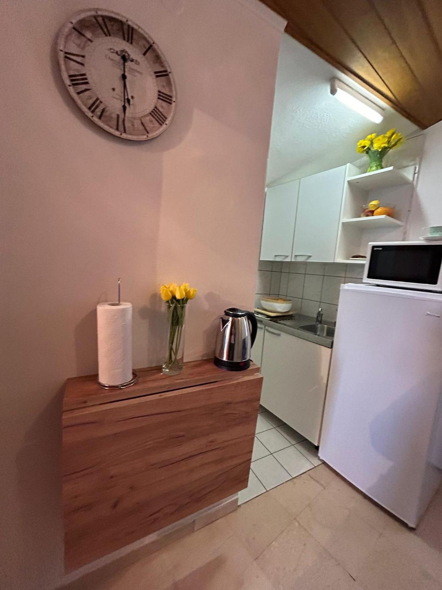 Apartments Emilija Brela Zewnętrze zdjęcie