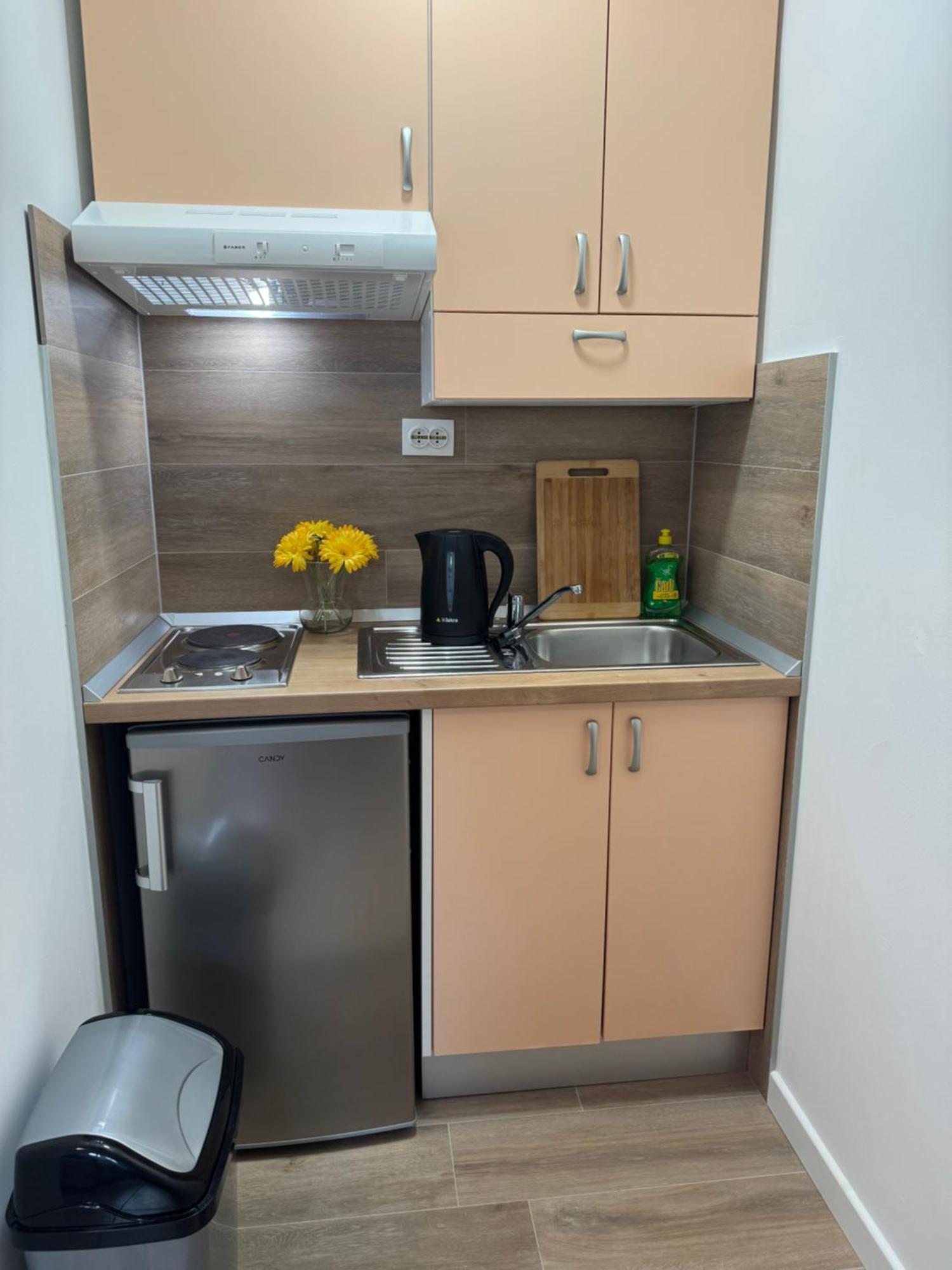 Apartments Emilija Brela Zewnętrze zdjęcie
