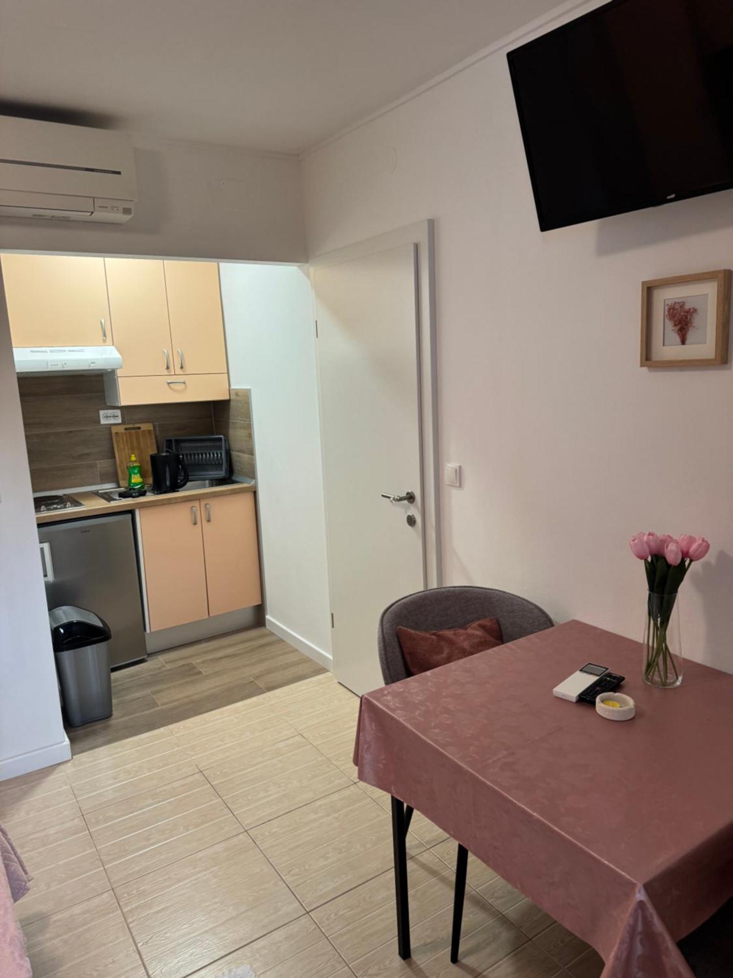 Apartments Emilija Brela Zewnętrze zdjęcie